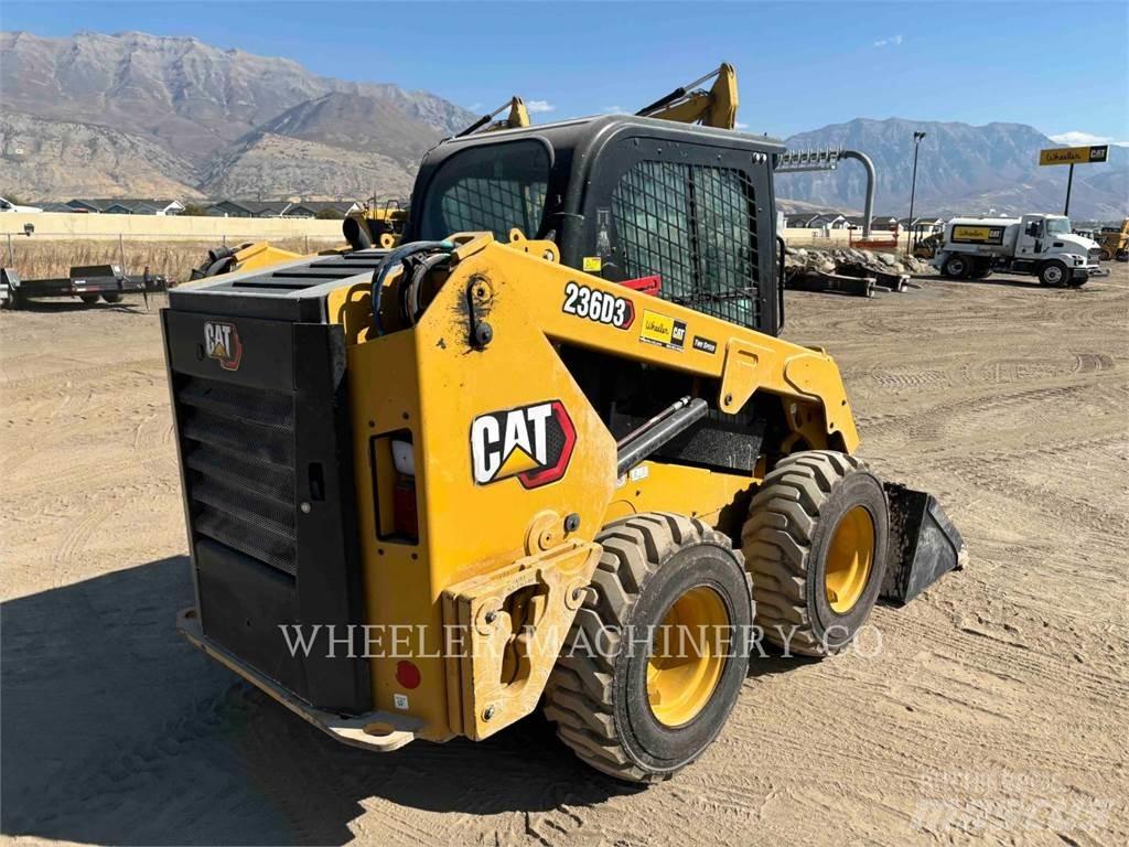 CAT 236D3 C3H2 Krautuvai su šoniniu pasukimu