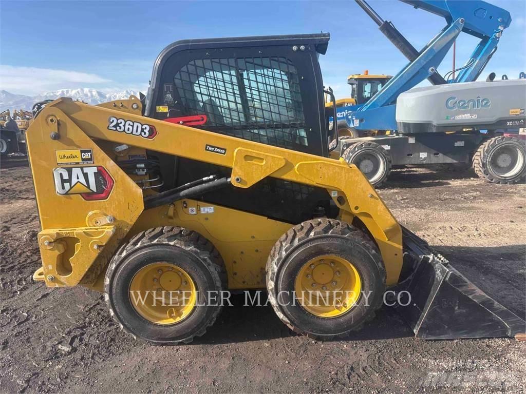 CAT 236D3 C3H2 Krautuvai su šoniniu pasukimu