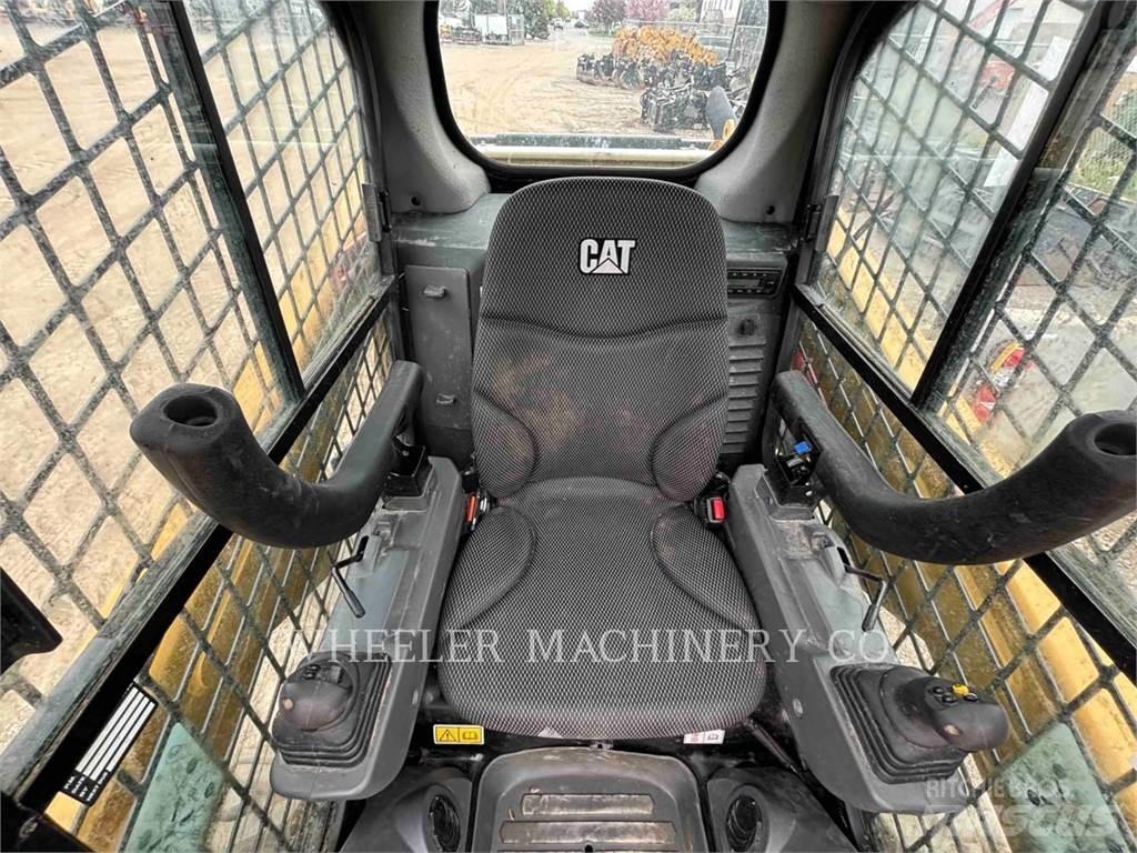 CAT 236D3 C3H2 Krautuvai su šoniniu pasukimu