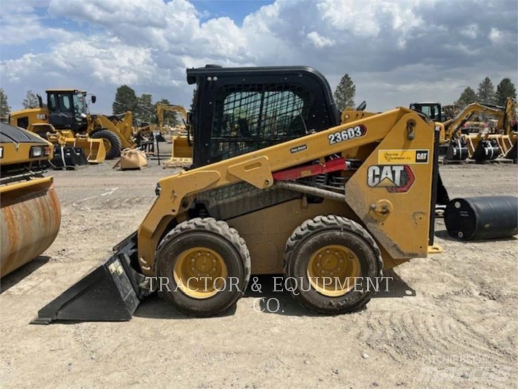CAT 236D3 H2CB Krautuvai su šoniniu pasukimu