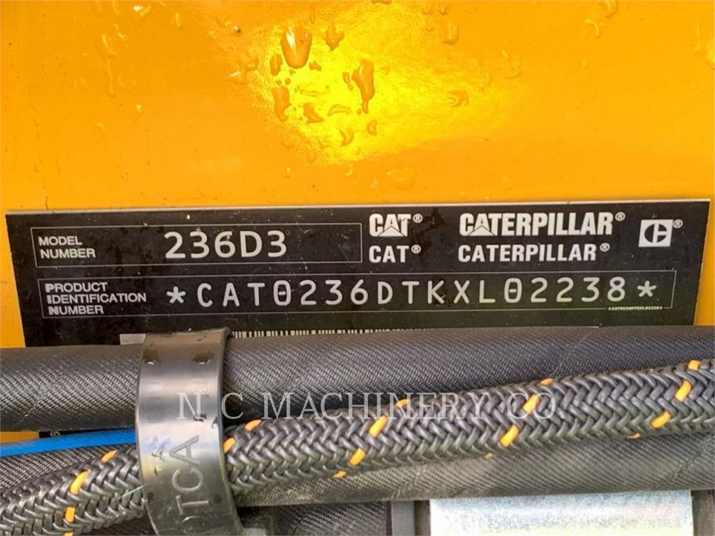 CAT 236D3 H2CB Krautuvai su šoniniu pasukimu