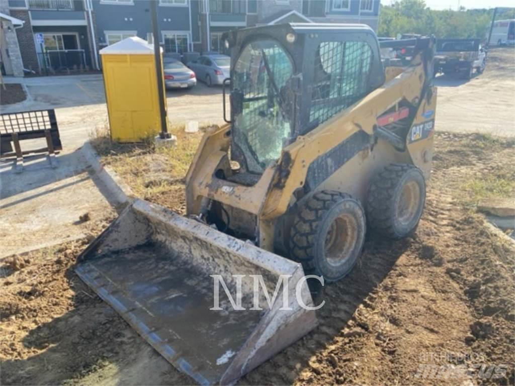 CAT 242D Krautuvai su šoniniu pasukimu