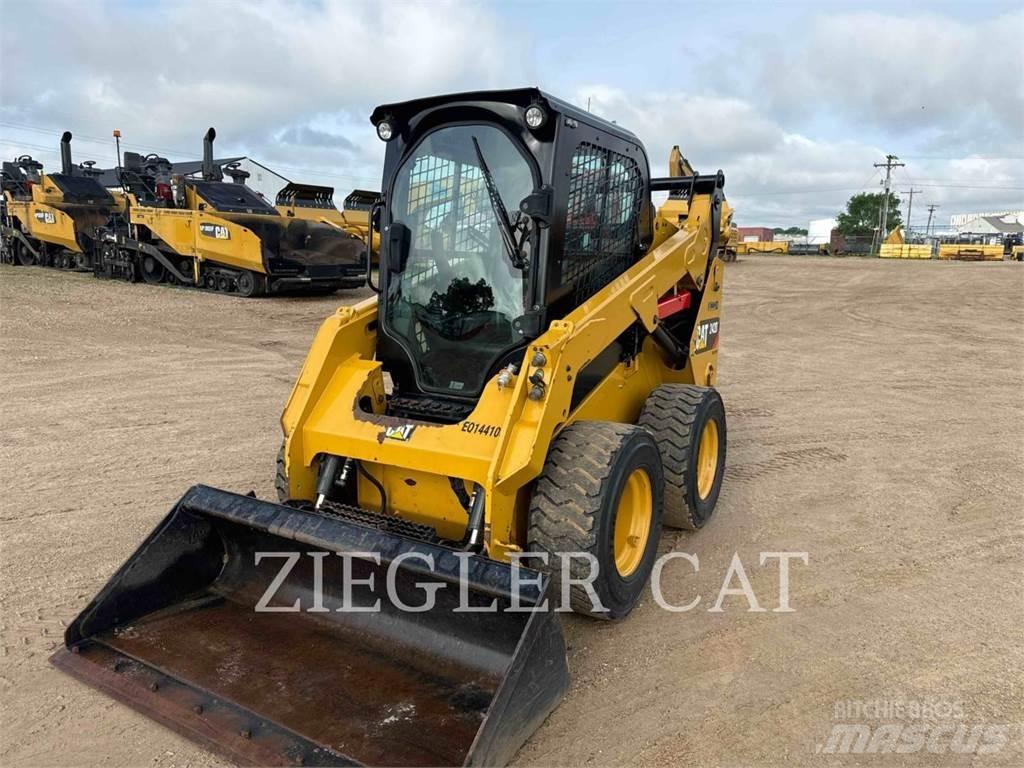 CAT 242D Krautuvai su šoniniu pasukimu