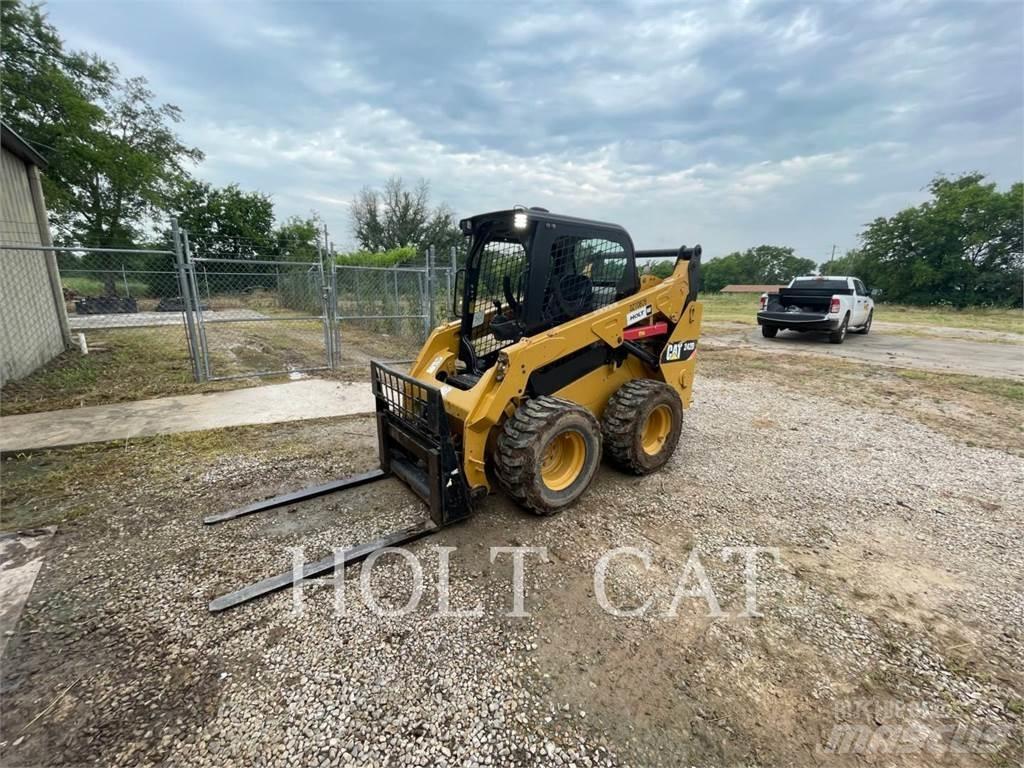 CAT 242D Krautuvai su šoniniu pasukimu