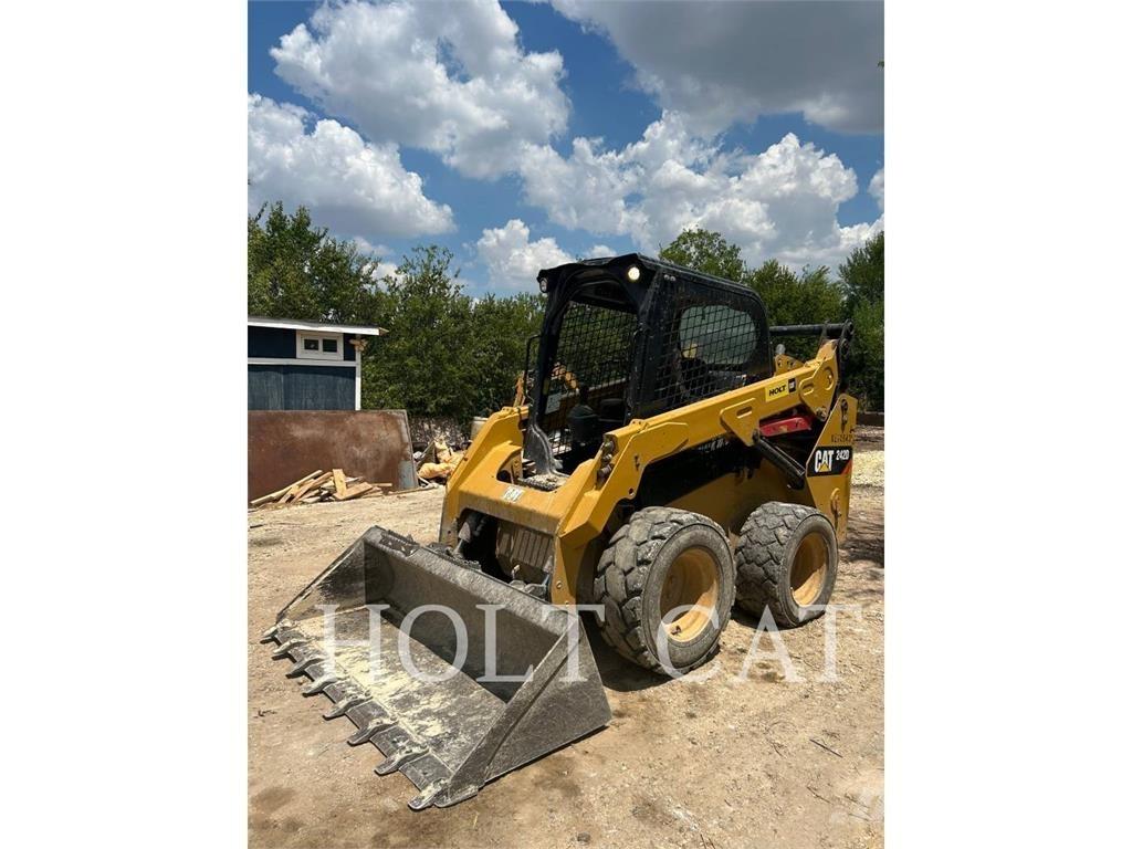CAT 242D Krautuvai su šoniniu pasukimu