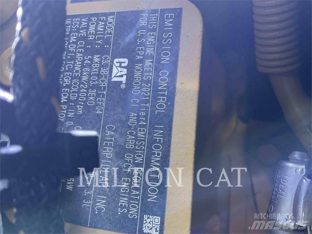 CAT 242D3 Krautuvai su šoniniu pasukimu