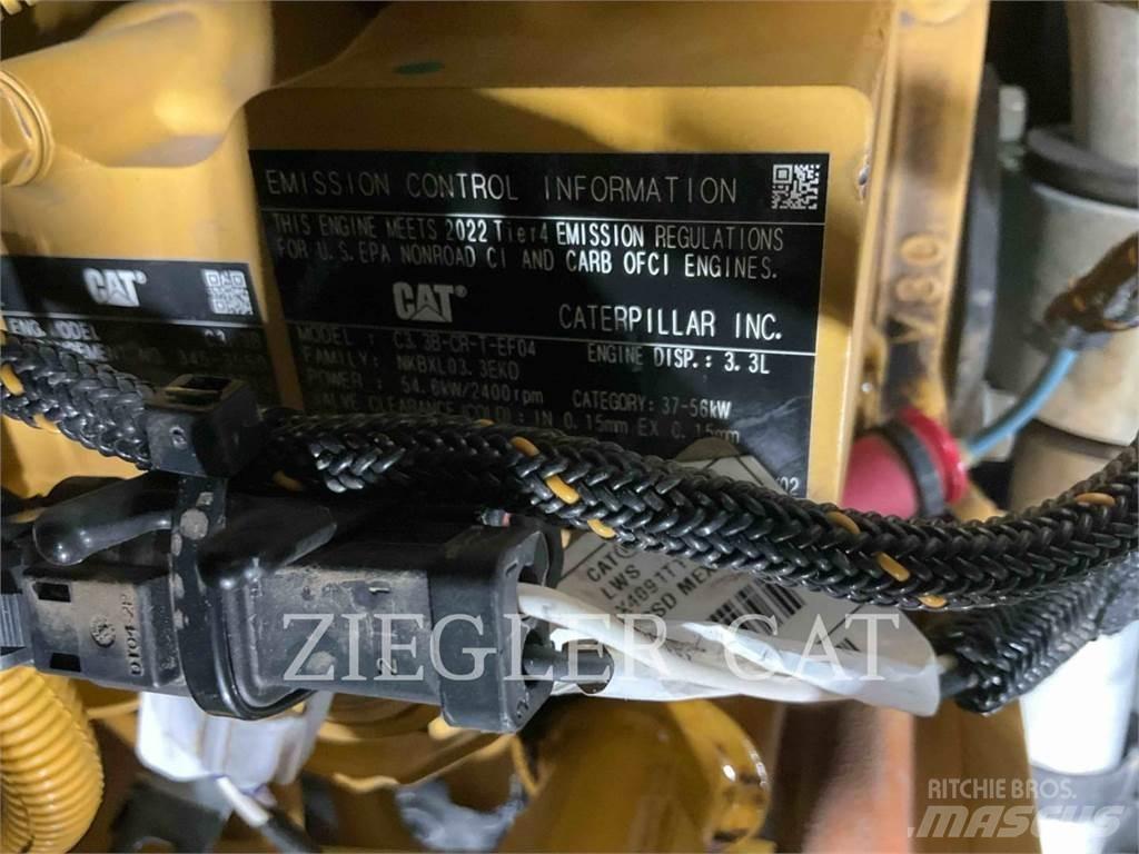 CAT 242D3 Krautuvai su šoniniu pasukimu