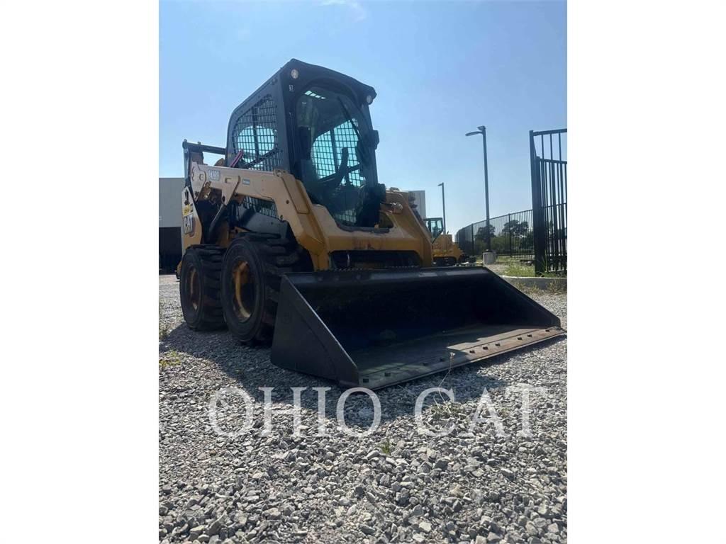 CAT 242D3 C3H2 Krautuvai su šoniniu pasukimu