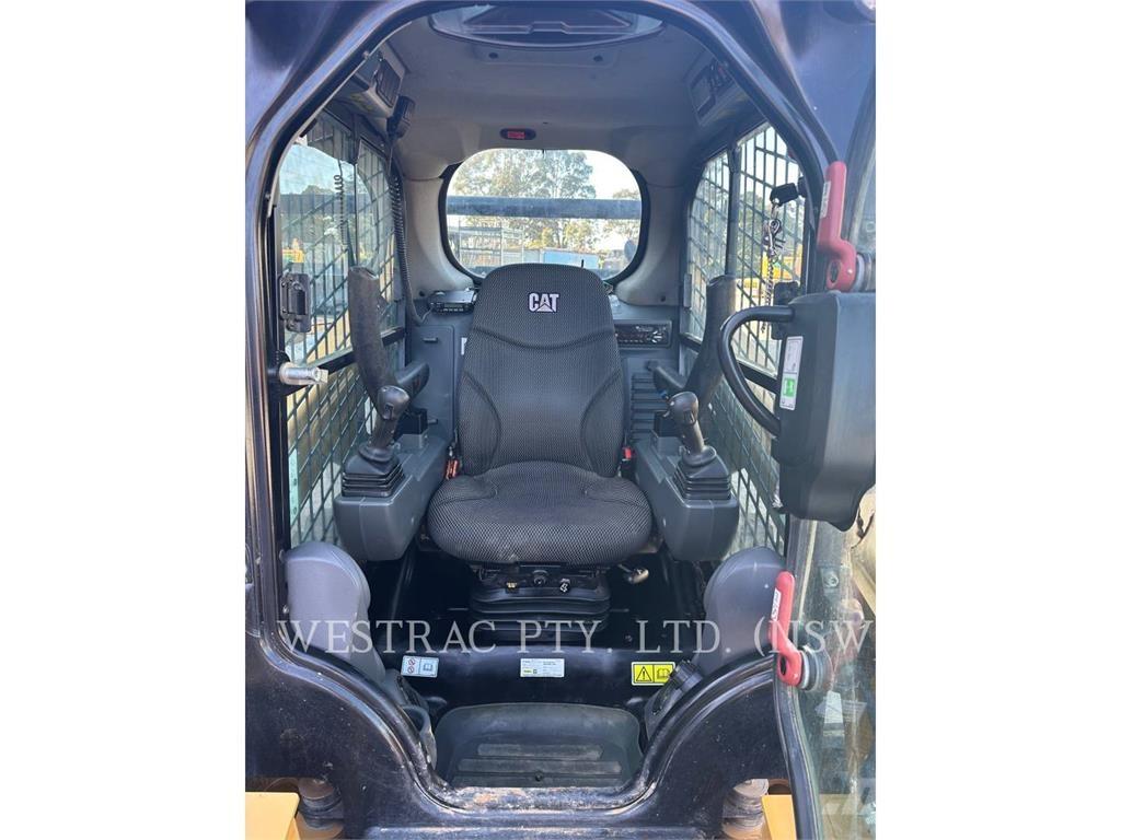 CAT 242D3LRC Krautuvai su šoniniu pasukimu