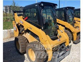 CAT 242D3STD2C Krautuvai su šoniniu pasukimu