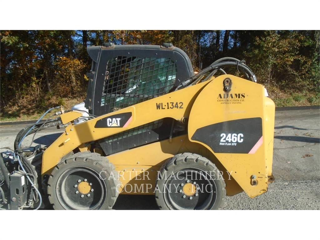 CAT 246C Krautuvai su šoniniu pasukimu
