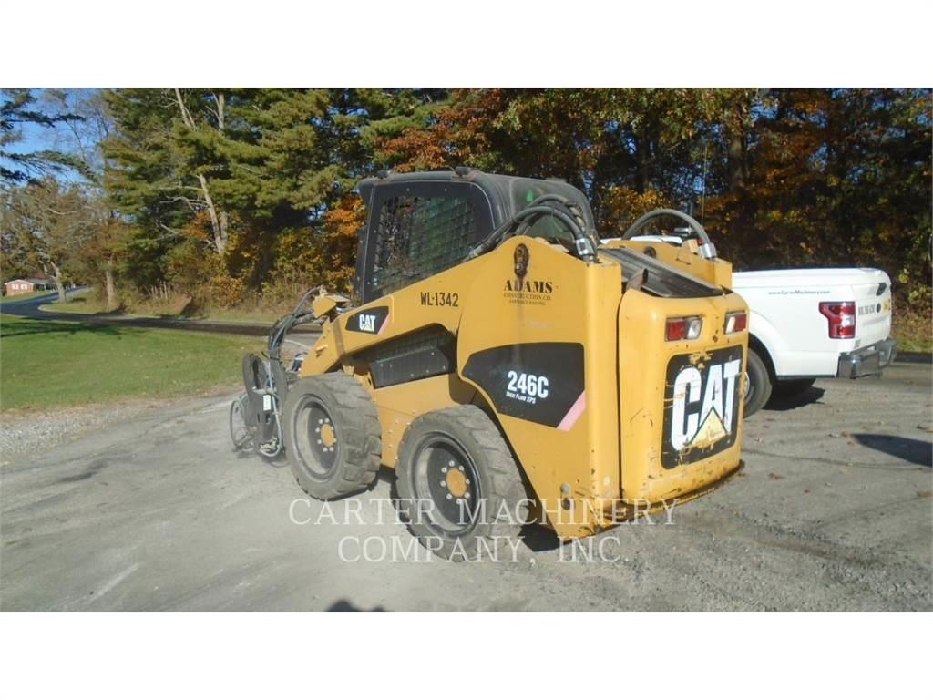 CAT 246C Krautuvai su šoniniu pasukimu