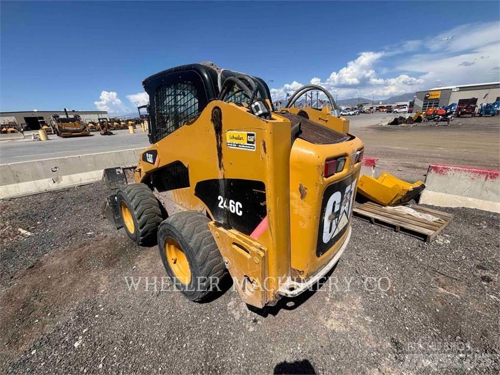 CAT 246C C3-S2 Krautuvai su šoniniu pasukimu
