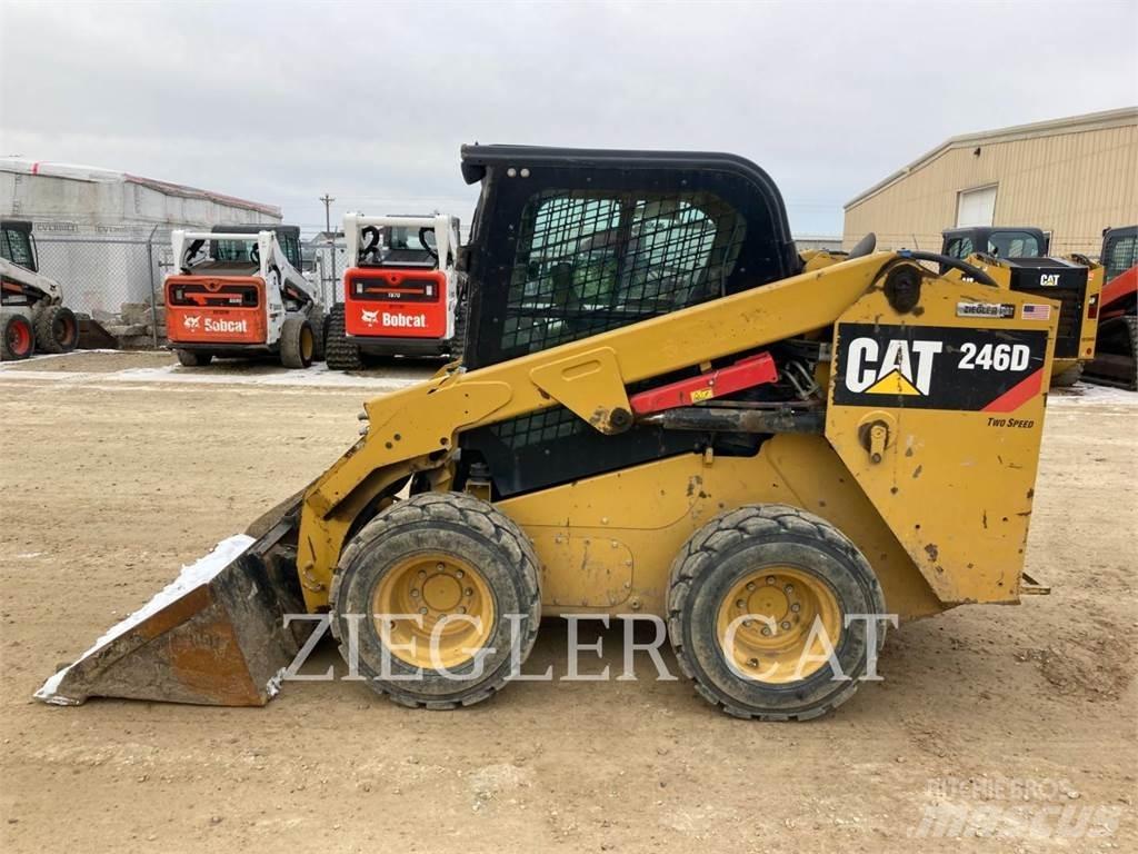 CAT 246D Krautuvai su šoniniu pasukimu