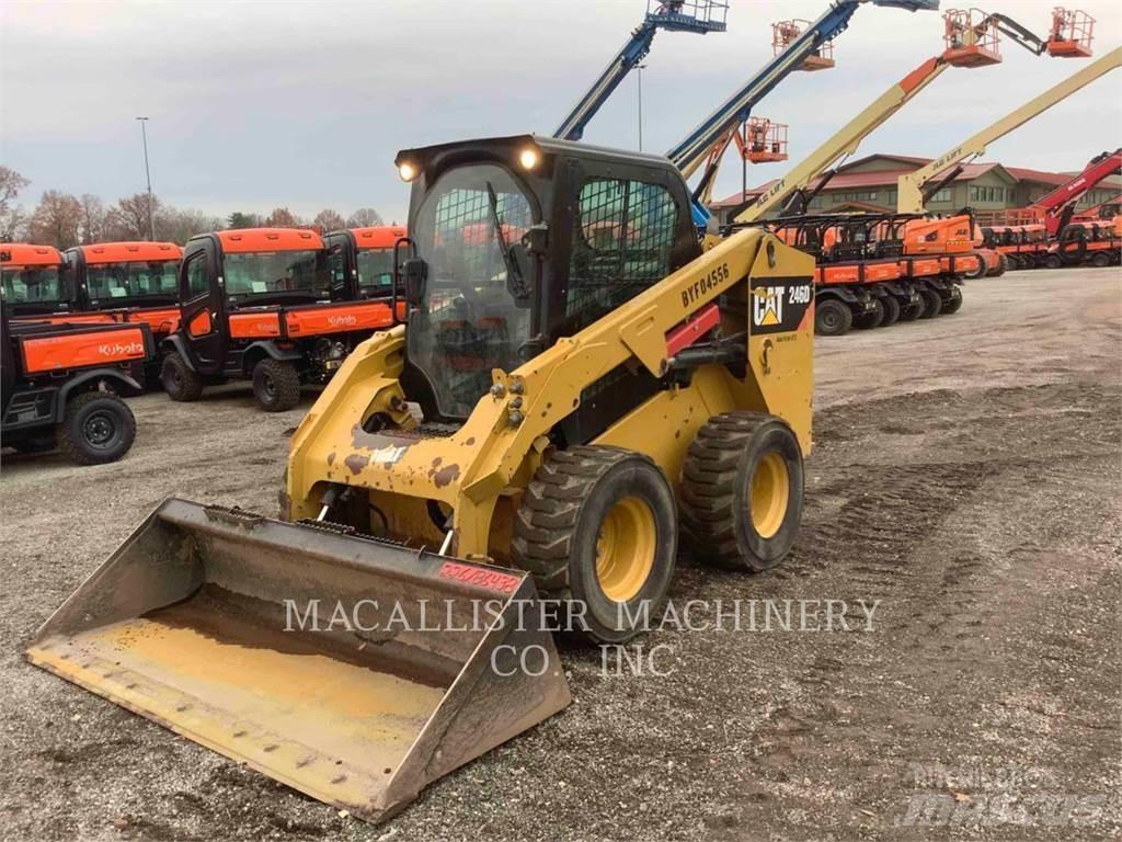 CAT 246D Krautuvai su šoniniu pasukimu