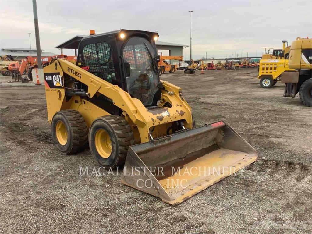 CAT 246D Krautuvai su šoniniu pasukimu