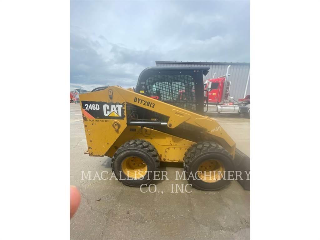 CAT 246D Krautuvai su šoniniu pasukimu