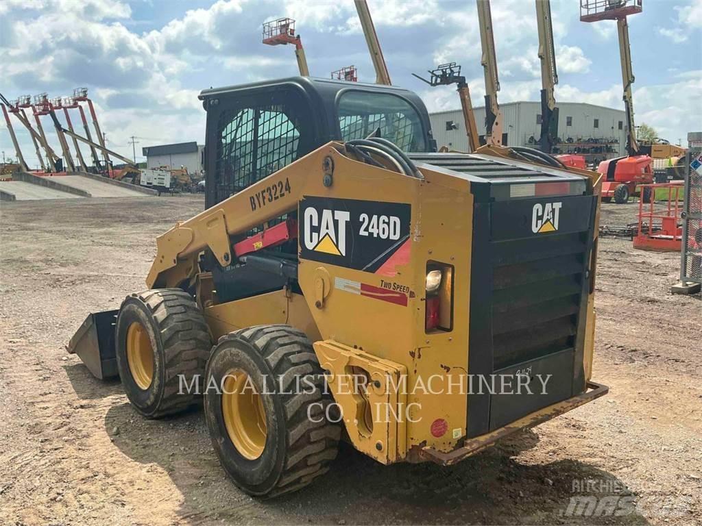 CAT 246D Krautuvai su šoniniu pasukimu