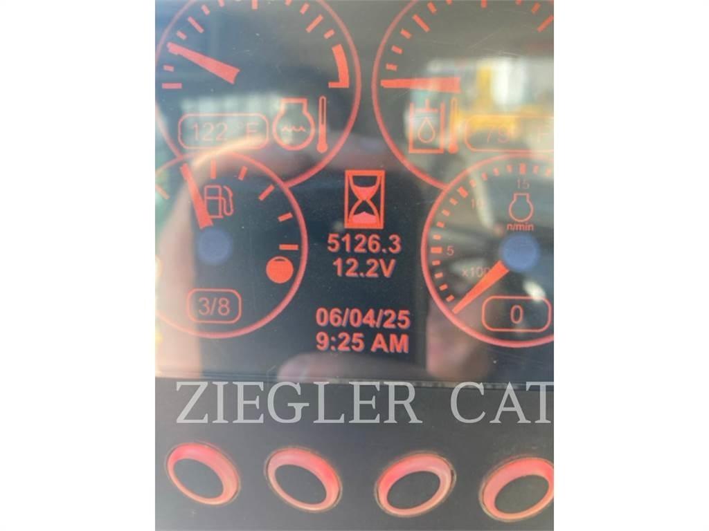 CAT 246D Krautuvai su šoniniu pasukimu