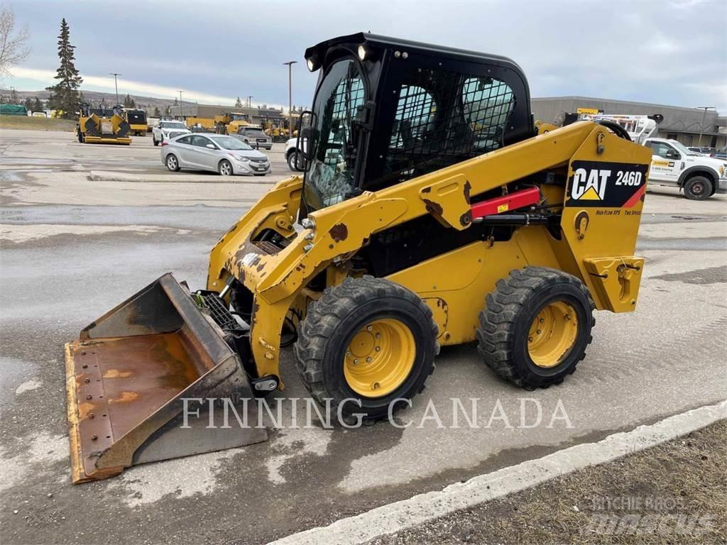 CAT 246D Krautuvai su šoniniu pasukimu
