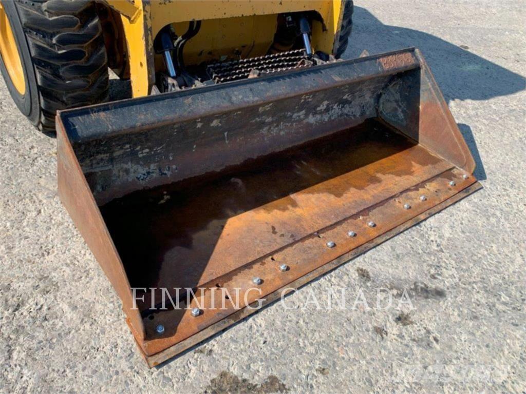 CAT 246D Krautuvai su šoniniu pasukimu