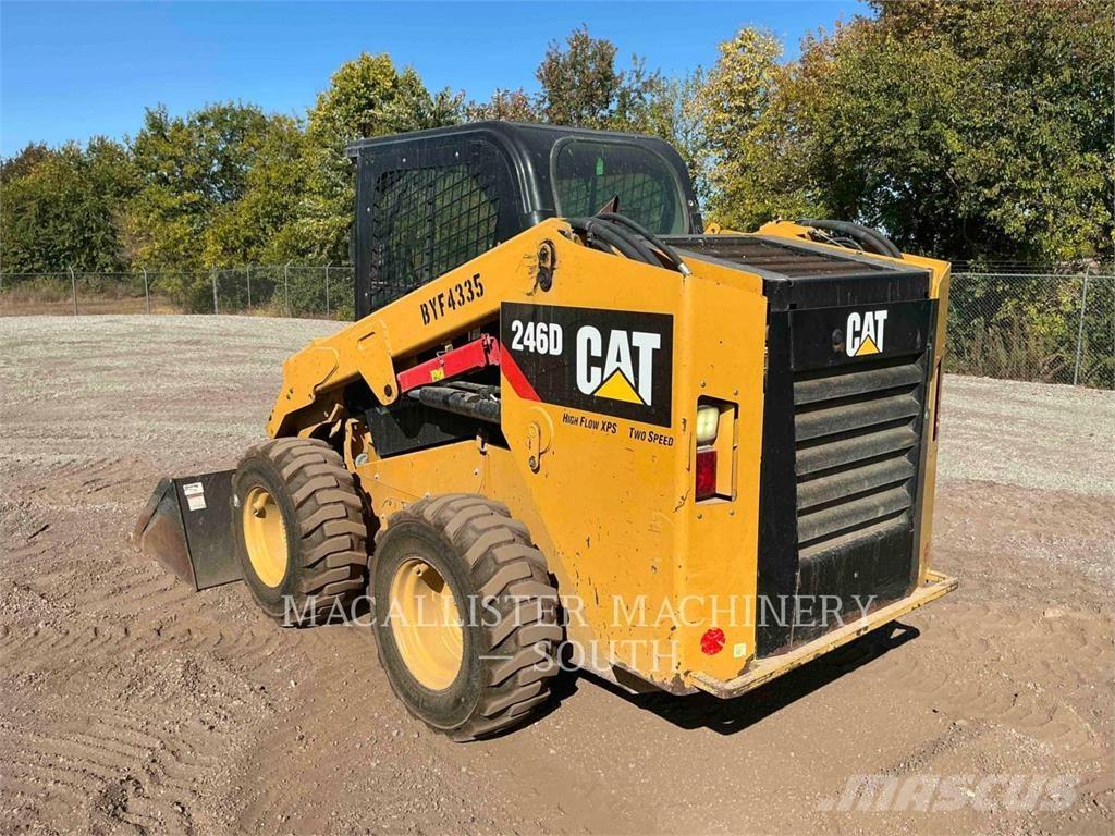 CAT 246D Krautuvai su šoniniu pasukimu