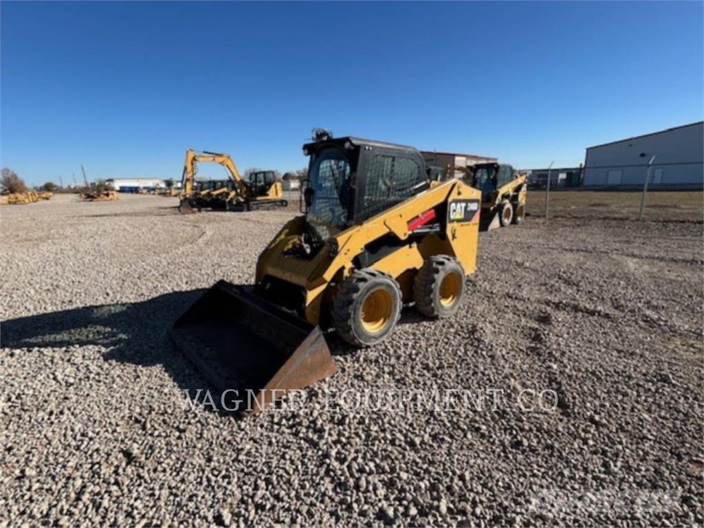 CAT 246D Krautuvai su šoniniu pasukimu