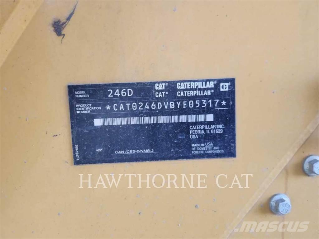 CAT 246D CBHF Krautuvai su šoniniu pasukimu