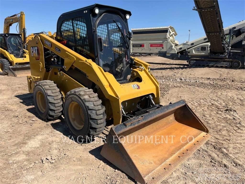 CAT 246D3 Krautuvai su šoniniu pasukimu
