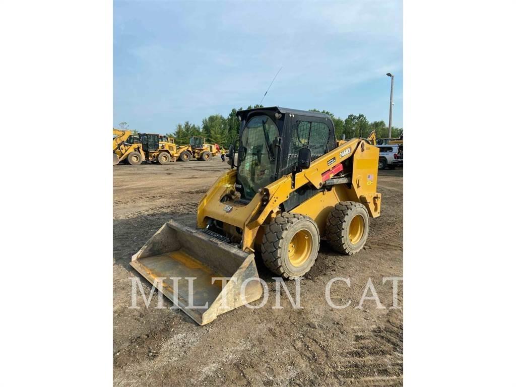 CAT 246D3 Krautuvai su šoniniu pasukimu