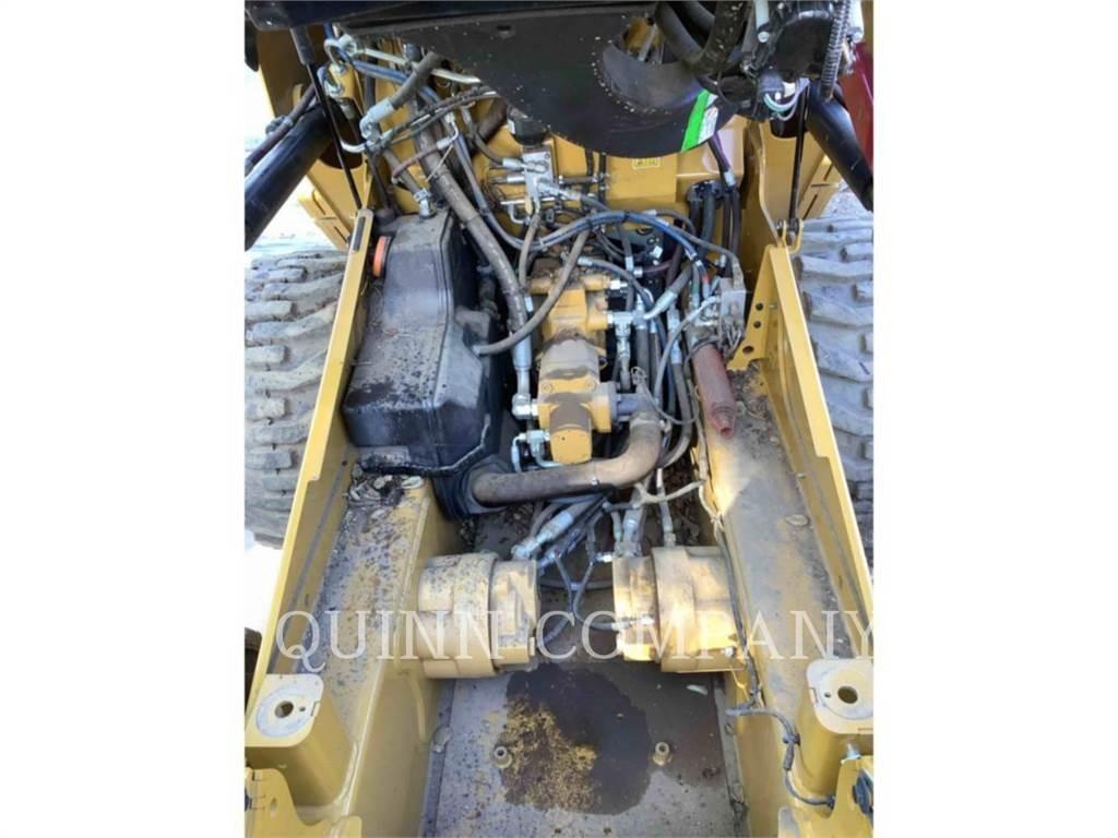 CAT 246D3 Krautuvai su šoniniu pasukimu