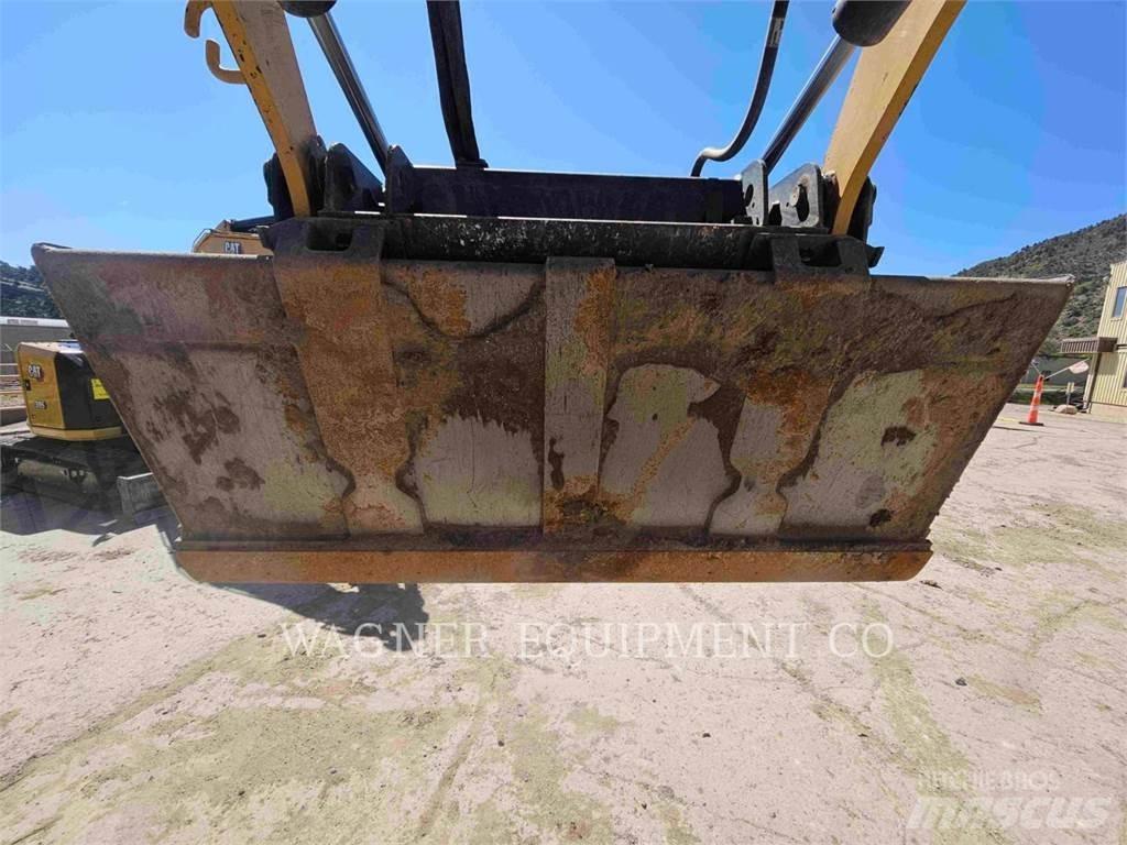 CAT 246D3 Krautuvai su šoniniu pasukimu