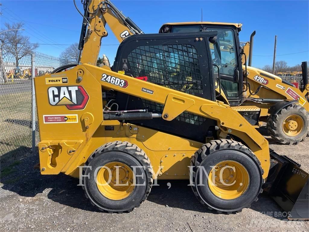 CAT 246D3 Krautuvai su šoniniu pasukimu