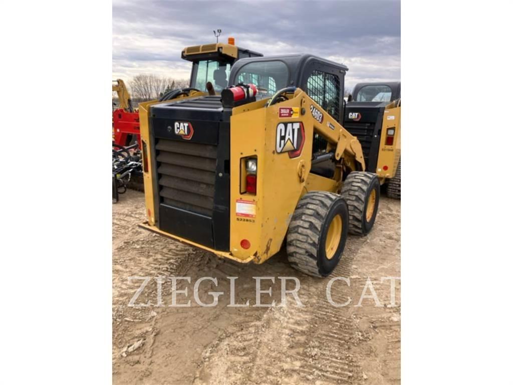 CAT 246D3 Krautuvai su šoniniu pasukimu