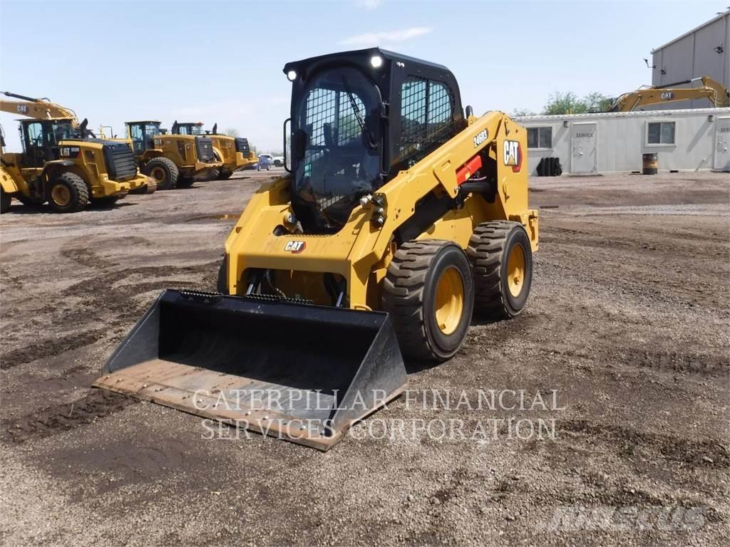 CAT 246D3 Krautuvai su šoniniu pasukimu