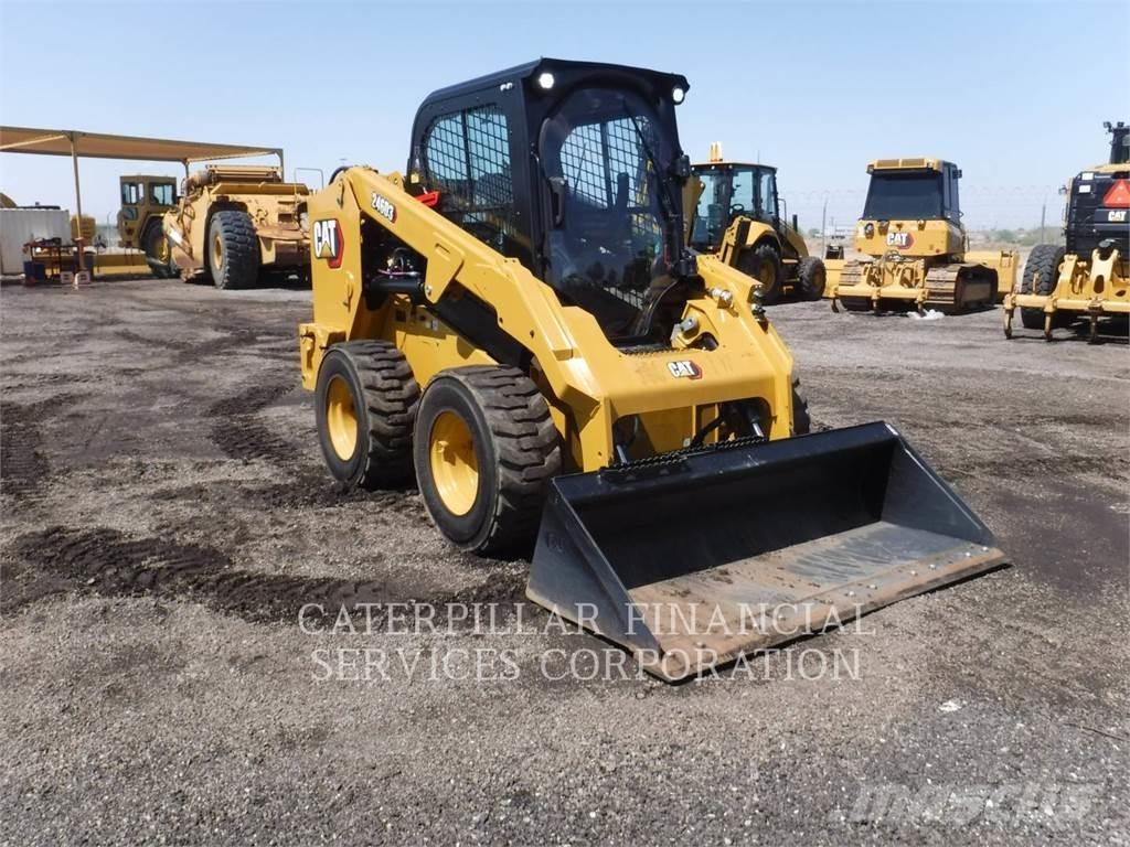 CAT 246D3 Krautuvai su šoniniu pasukimu