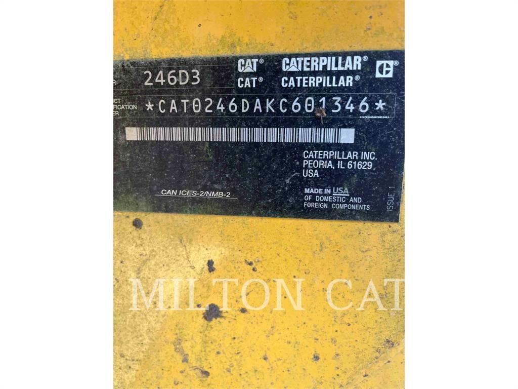 CAT 246D3 Krautuvai su šoniniu pasukimu