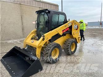 CAT 246D3 C3H2 Krautuvai su šoniniu pasukimu
