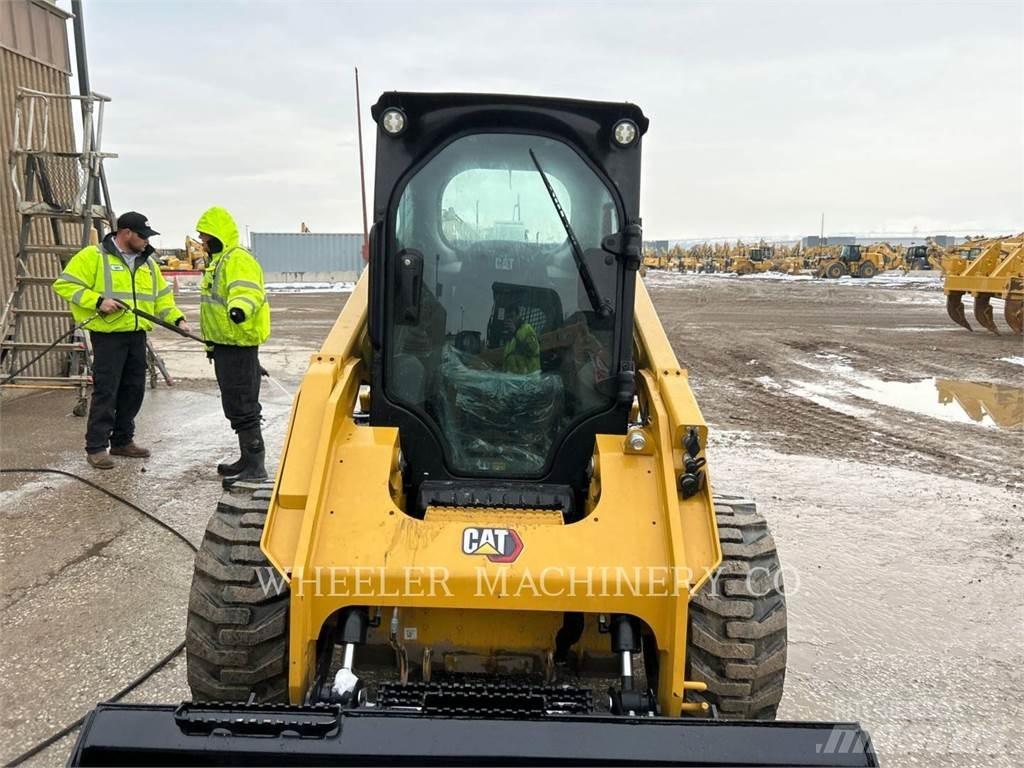 CAT 246D3 C3H2 Krautuvai su šoniniu pasukimu
