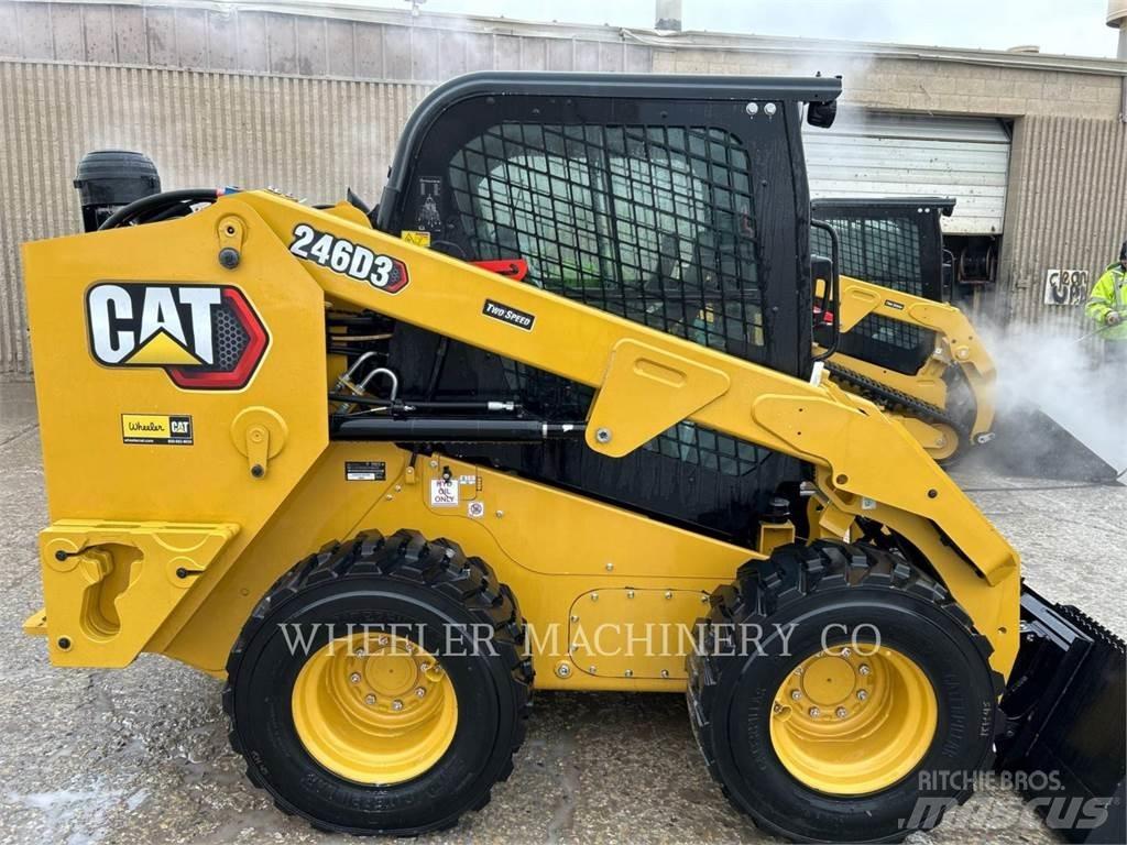 CAT 246D3 C3H2 Krautuvai su šoniniu pasukimu