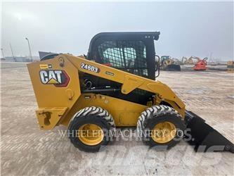 CAT 246D3 C3H2 Krautuvai su šoniniu pasukimu