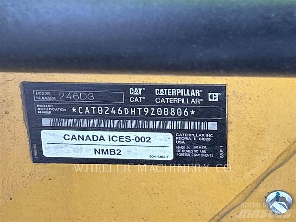 CAT 246D3 C3H2 Krautuvai su šoniniu pasukimu