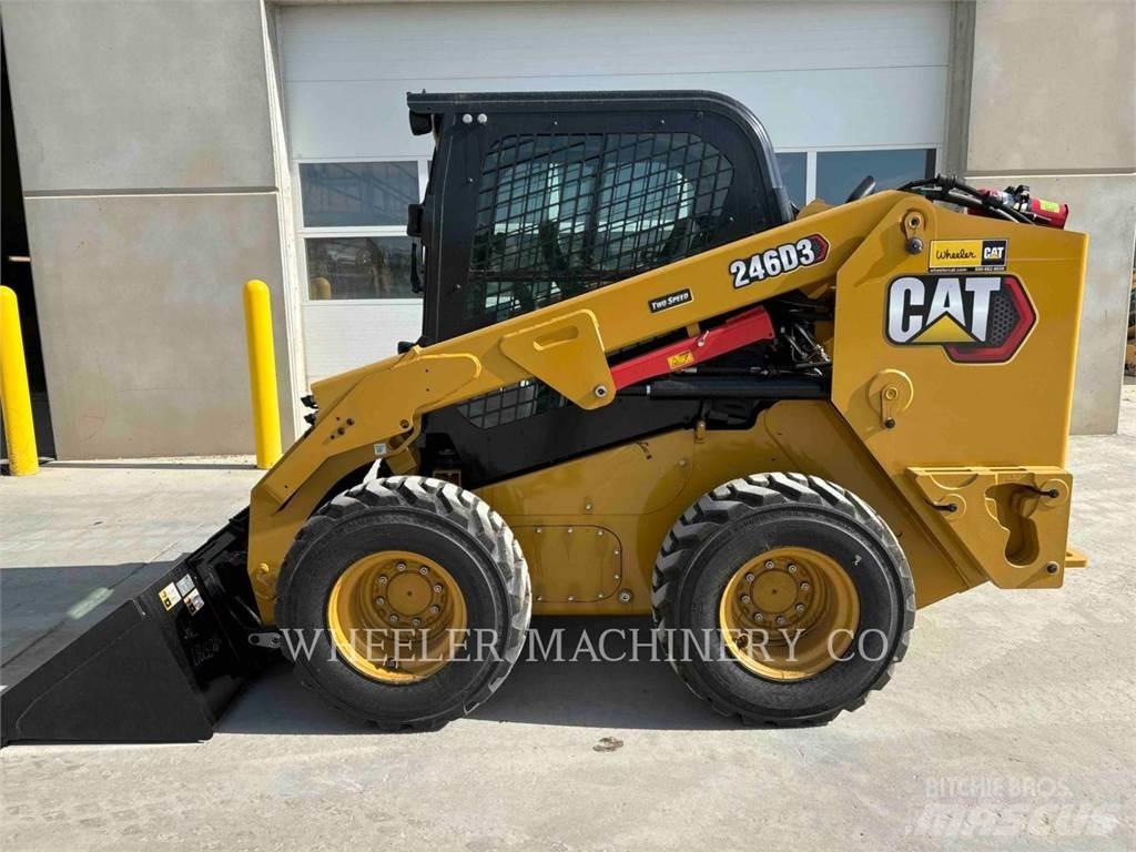 CAT 246D3 C3H2 Krautuvai su šoniniu pasukimu