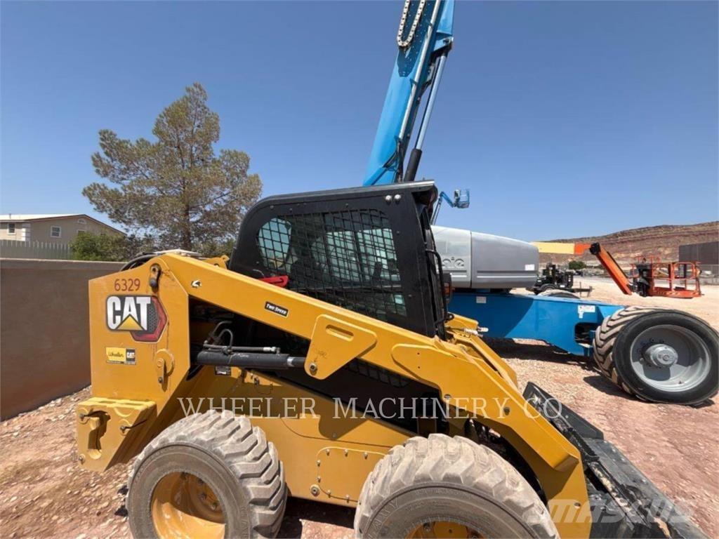 CAT 246D3 C3H2 Krautuvai su šoniniu pasukimu