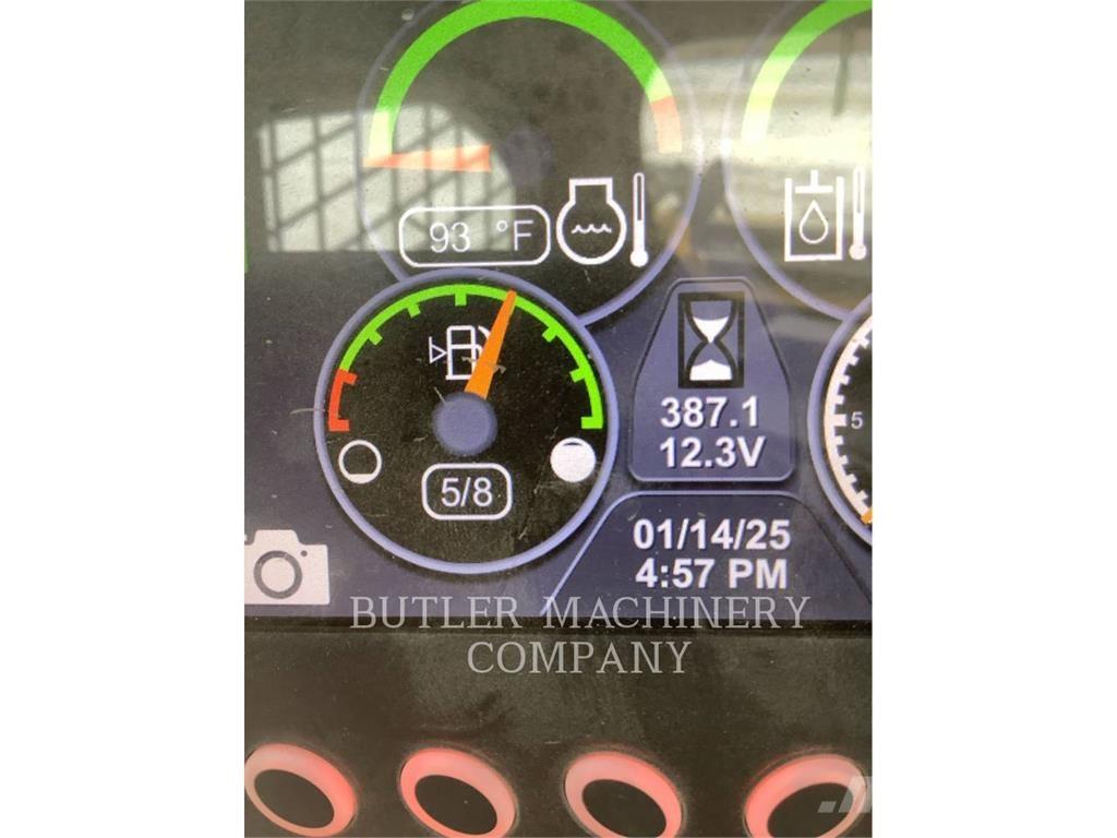 CAT 246D3 C3H2 Krautuvai su šoniniu pasukimu