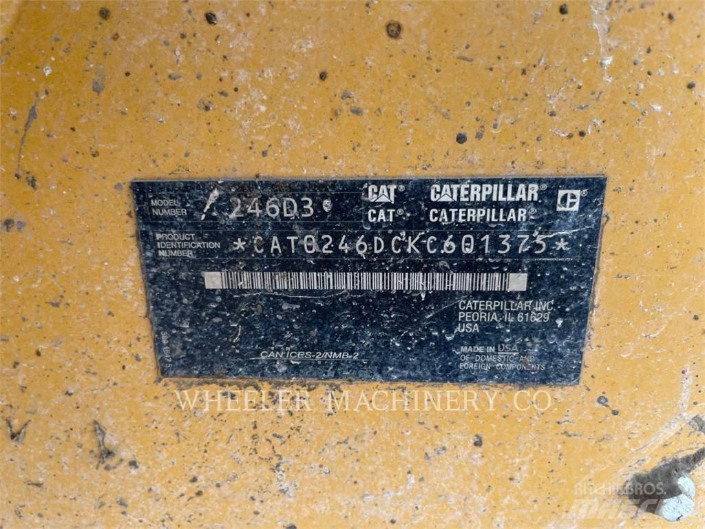 CAT 246D3 C3H2 Krautuvai su šoniniu pasukimu