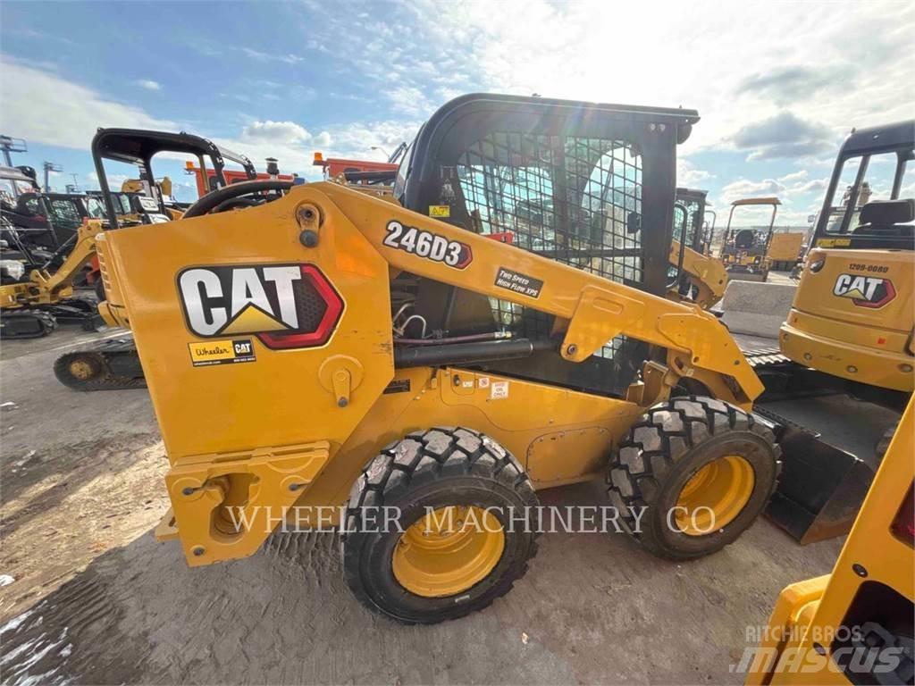 CAT 246D3 C3HF Krautuvai su šoniniu pasukimu