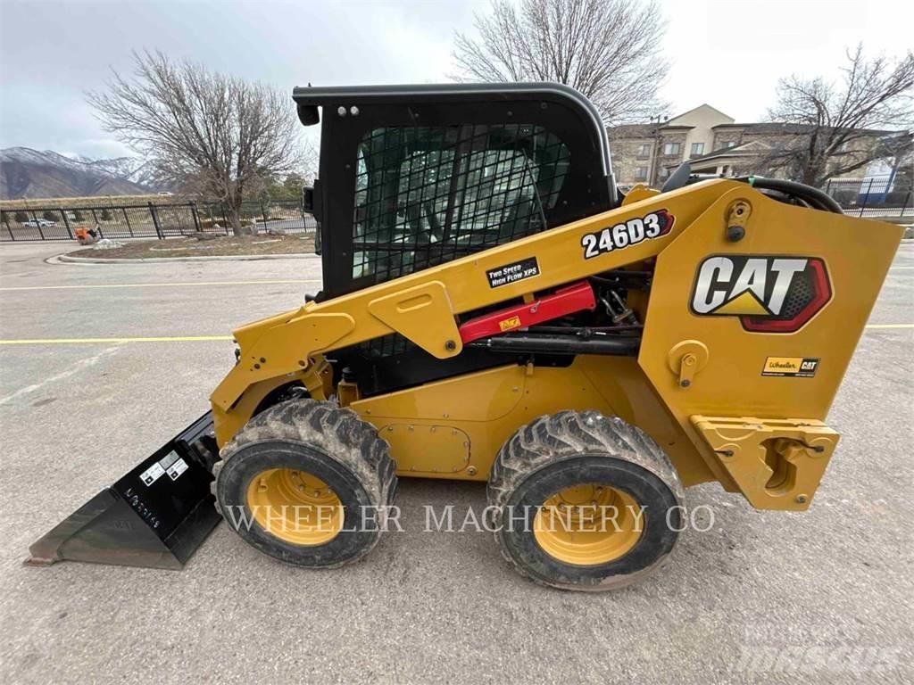 CAT 246D3 C3HF Krautuvai su šoniniu pasukimu