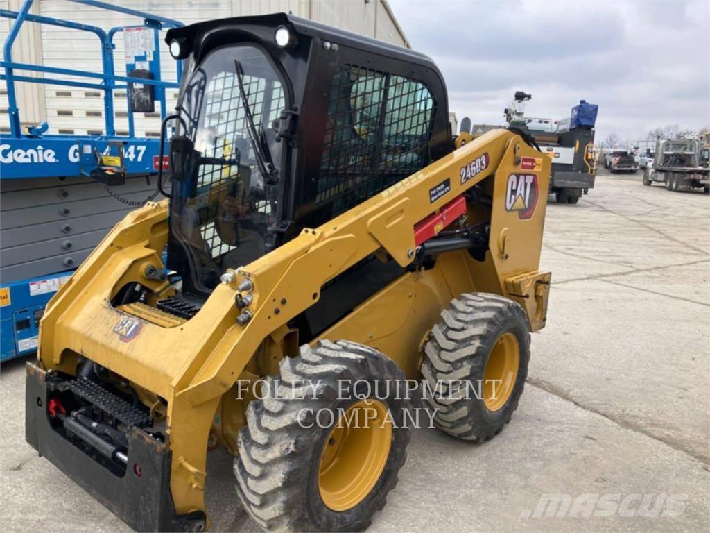 CAT 246D3XPS2C Krautuvai su šoniniu pasukimu