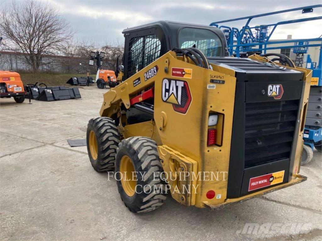 CAT 246D3XPS2C Krautuvai su šoniniu pasukimu